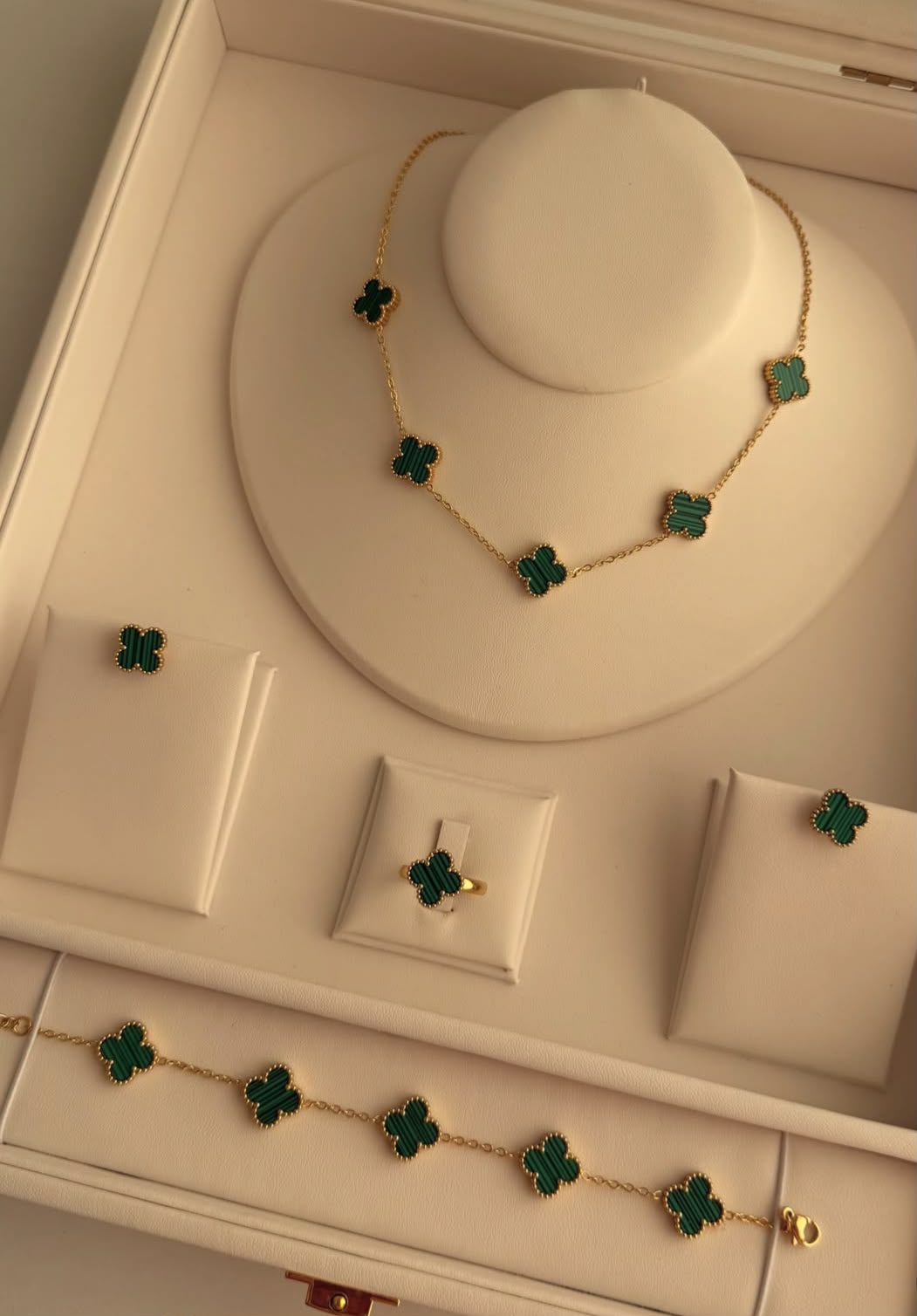 Van Cleef Stainless Steel Set ( Green )